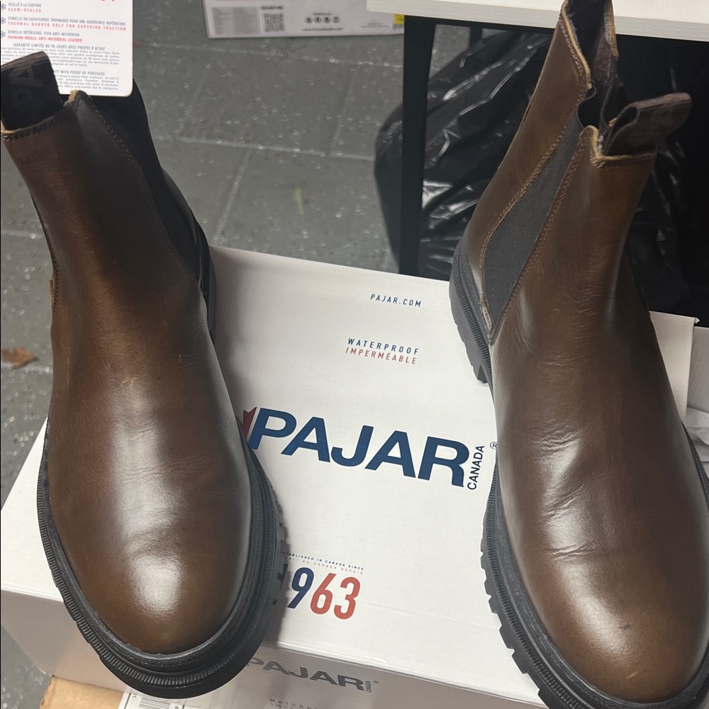 Pajar Men's Brown Leather Chelsea Boots